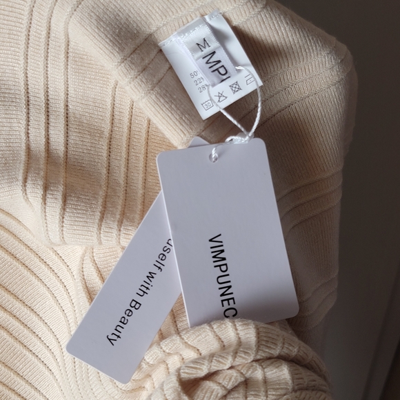 Vimpunec Ivory Longsleeve Surplice Belted Trumpet Dress, NWT, size Medium - Picture 5 of 7